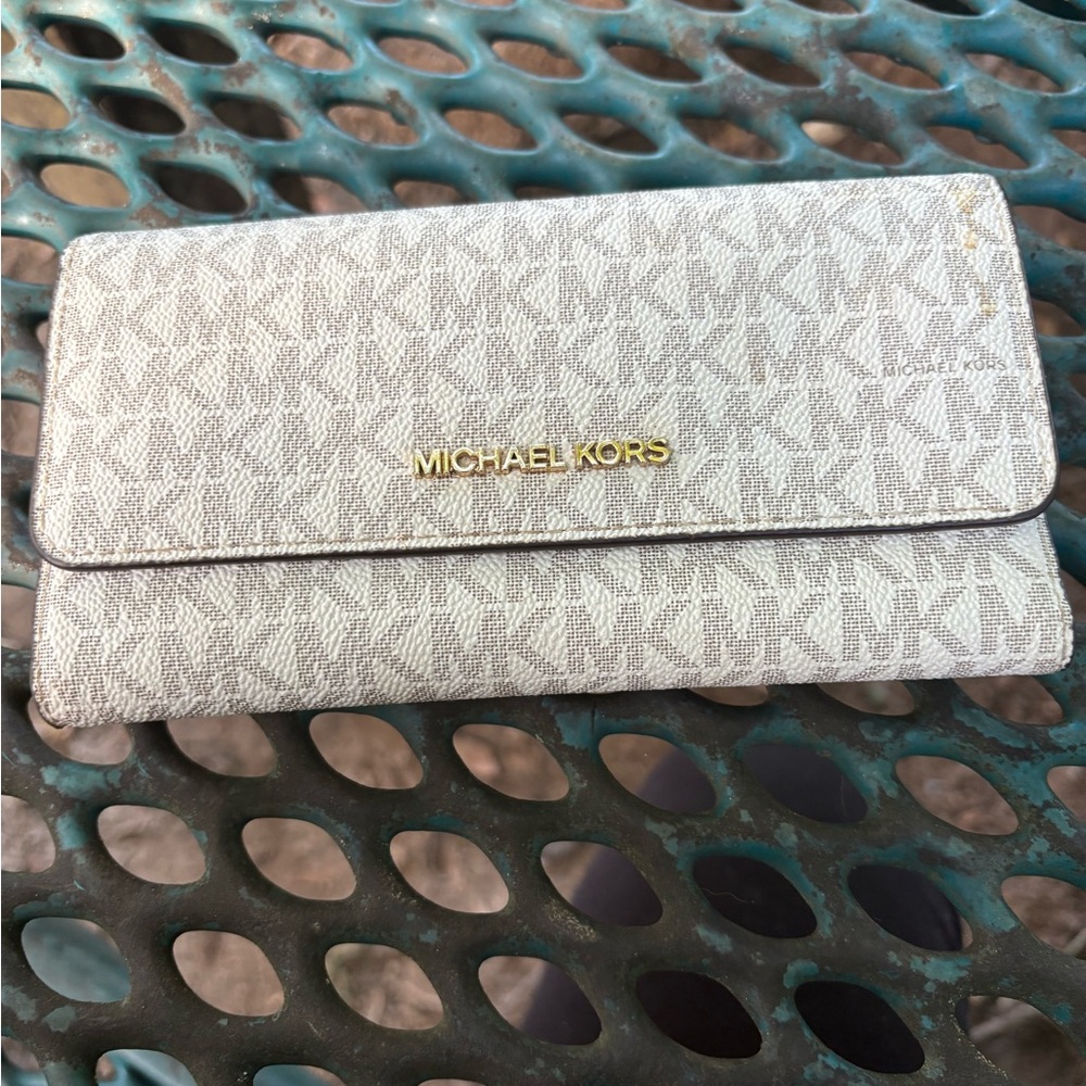 Michael Kors CREAM/BROWN Wallets with Signature Monogram(007)
